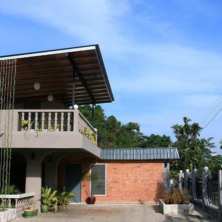 Morning Glory Guest House กูชิง ภายนอก รูปภาพ